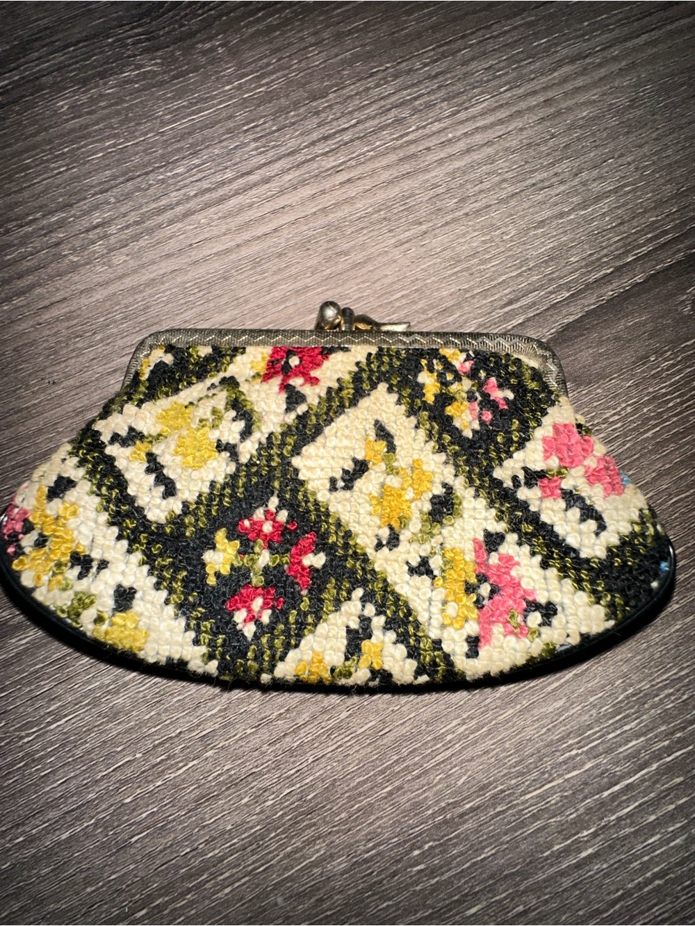 Vintage Floral Needlepoint Clasp Wallet - Cream, Pink & Yellow